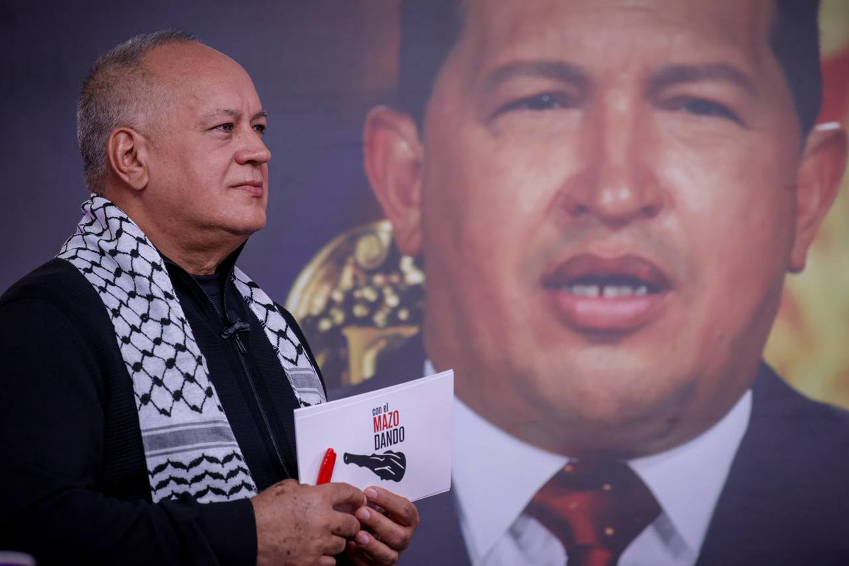 #EnVivo | <a href="/dcabellor/">Diosdado Cabello R</a>: Desde Venezuela tenemos que apoyar al pueblo de Colombia que eligió un presidente que se llama Gustavo Petro y preferimos a Petro un millón de veces antes que a Uribe, antes que a Duque, que a Pastrana.

#NoEsGuerraEsGenocidio #9Oct