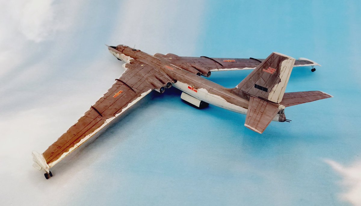 zhxhrzs's tweet photo. 1/144、ミアシェシフ3MD「Miya-4 Bison」爆撃機.3週間の苦痛はついに終わった。PLAAF塗装は架空。MIKR MIR工場、今後は触れない!
#爆撃機 #bomber #miya4 #3MD #soviet #sovietbomber #架空機 https://t.co/qNovCvqBGN