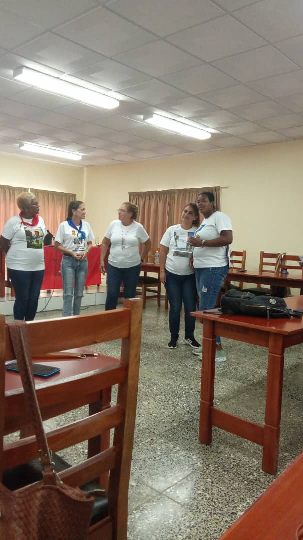 PBoyeros's tweet photo. Clase metodología del municipio boyeros a nivel de colectivos pioneril   #CubaMined #CubaEduca #OPJMCuba  #OPJM  #DGEBoyeros https://t.co/hn7SK9qhjT