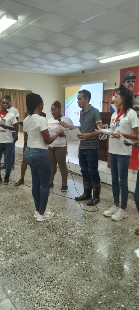 PBoyeros's tweet photo. Clase metodología del municipio boyeros a nivel de colectivos pioneril   #CubaMined #CubaEduca #OPJMCuba  #OPJM  #DGEBoyeros https://t.co/hn7SK9qhjT