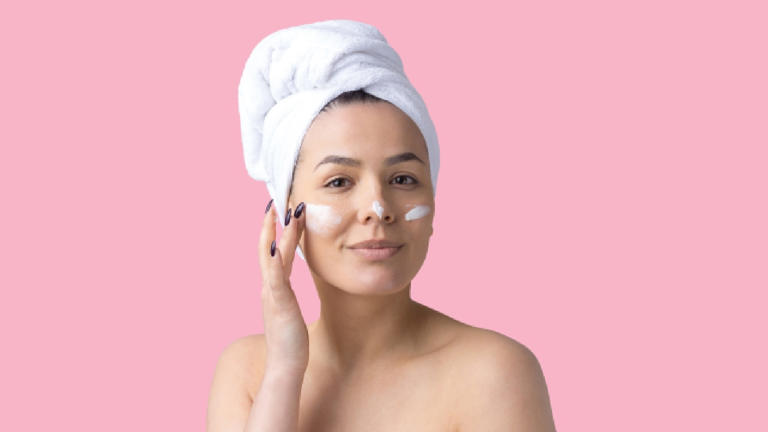 skincarewithkk's tweet photo. Normal skin, don’t take it for granted! Here are 3 ways to keep it balanced:
1️⃣ Use a gentle cleanser to maintain natural oils.
2️⃣ Hydrate with a lightweight moisturizer.
3️⃣ Regularly exfoliate to remove dead skin cells. #skincare #skincaretips #skincareroutines #normalskin https://t.co/BUrEBxN9TM