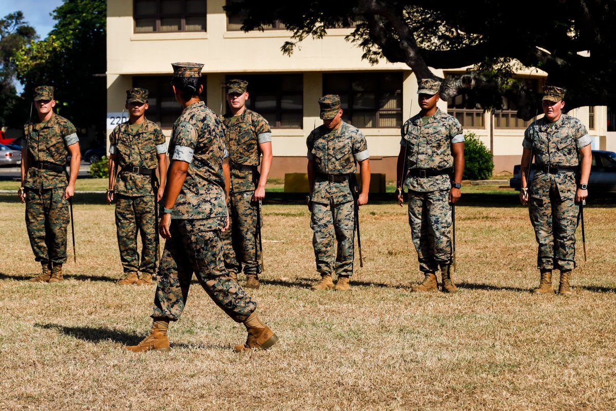 MCB_Hawaii's tweet photo. ๐ MCBH (Oct. 8, 2024)
U.S. Marines with HQBN Corporals Course class 4-24 learned sword manual this week and how to drill a platoon from Sgt. Maj. Mayra Moreno, the battalion's Sergeant Major and a prior Marine Corps drill instructor.
#mcbh #hawaii #CorporalsCourse #drill https://t.co/juAKpaMDXi