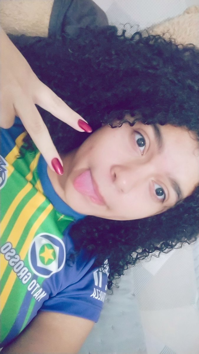 badmagiee's tweet photo. Gente uma lula jogou Tita preta no meu cabelo 😱😱😱😱😱 https://t.co/nbDG7rZrTd
