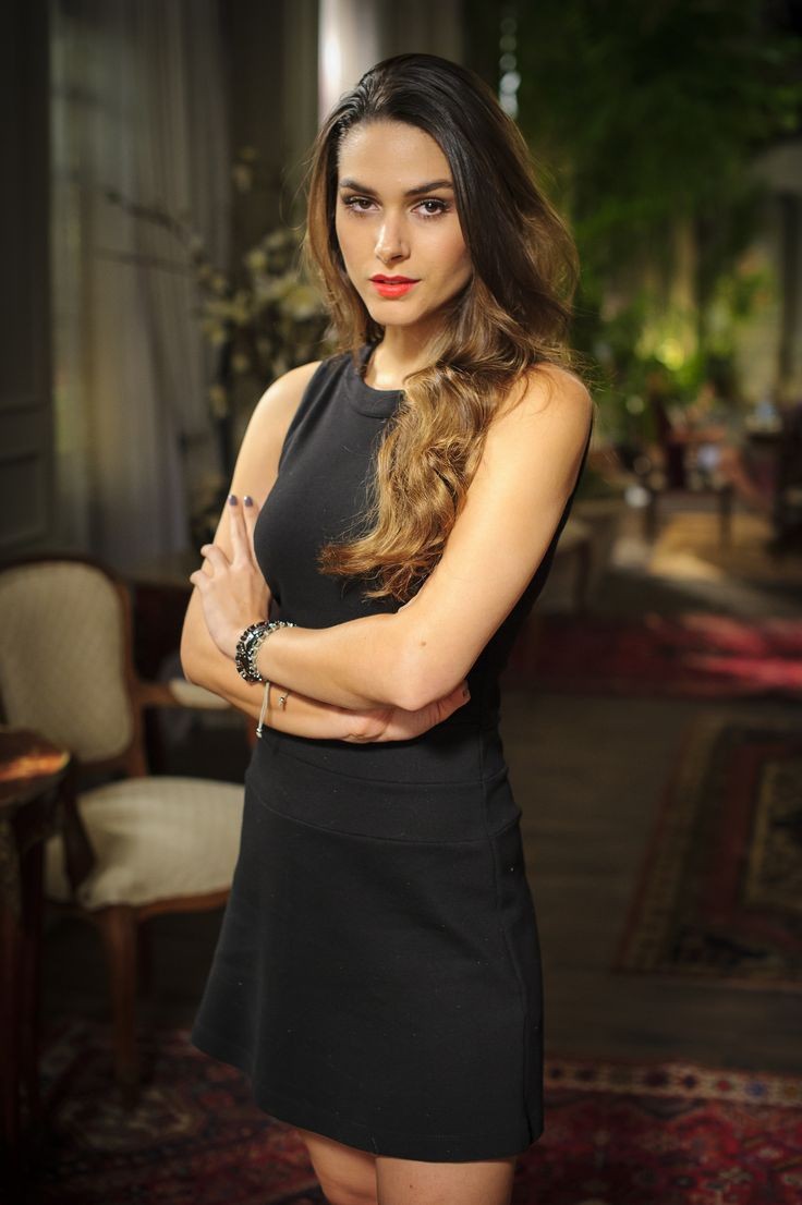 PMaratonando's tweet photo. Parabéns Fernanda Machado ! Hoje a atriz, diretora, está completando 43 anos. 🥳🎂🎉
#FelizAniversárioFernandaMachado #FernandaMachado https://t.co/hnDxjbHddG