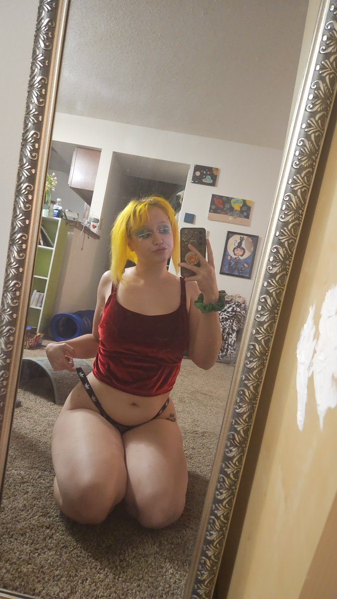 ogsuccubus's tweet photo. Would you be able to keep your hands off of me? 😌 don't forget to check out the link in my bio https://t.co/lgNj3CbtfA