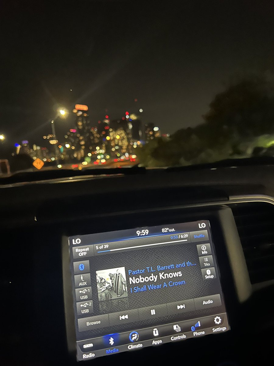 TrePack's tweet photo. I bought a new truck yesterday and I’ve been the most dramatic person on earth about it https://t.co/6qKKvZtRBH