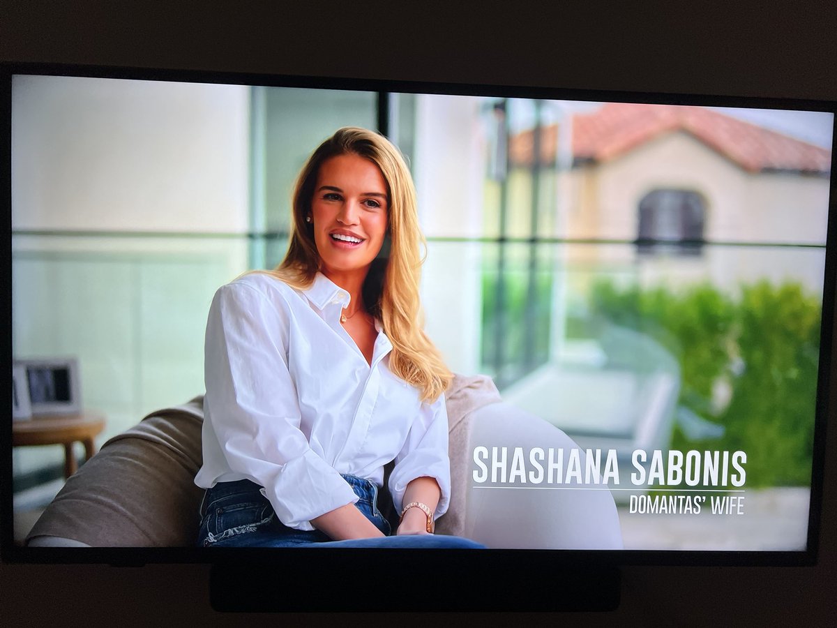 esensten's tweet image. In #Starting5, Domantas Sabonis credits his wife, Shashana, for pushing him to be a better player:

“She’s the one always telling me I can do more, I can do better. If I don’t play good, she’s like, ‘Why did you disappear in the third quarter?’ She’s always on me.”