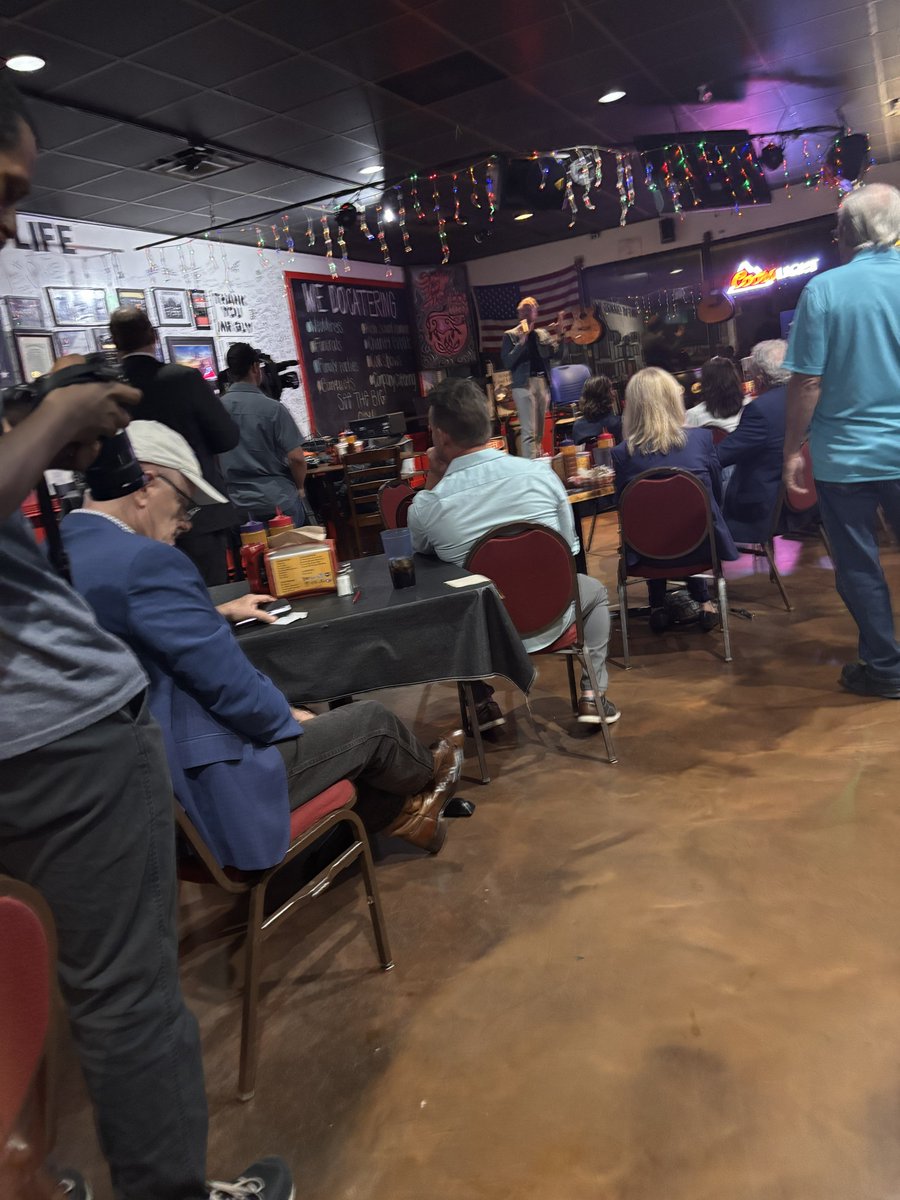 USA90sGal07's tweet image. Great event tonight ❤️🇺🇸🙏 everyone was so friendly! So great meeting and seeing you guys!! Both of you were amazing!