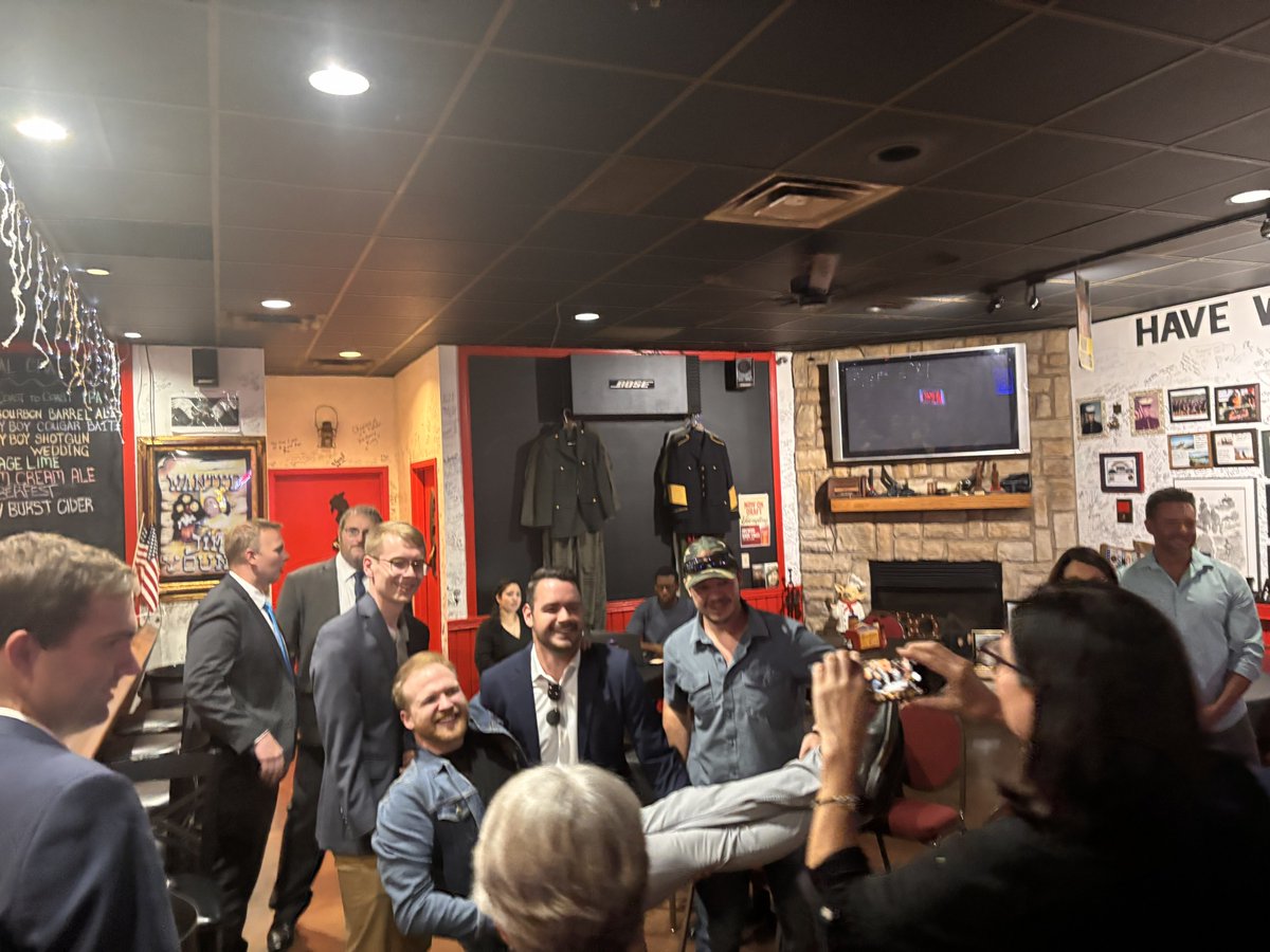 USA90sGal07's tweet image. Great event tonight ❤️🇺🇸🙏 everyone was so friendly! So great meeting and seeing you guys!! Both of you were amazing!