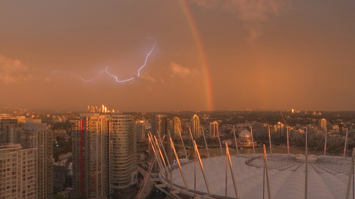 UPDATE: Quite a weather evening in Metro Vancouver. 🌩️🌈