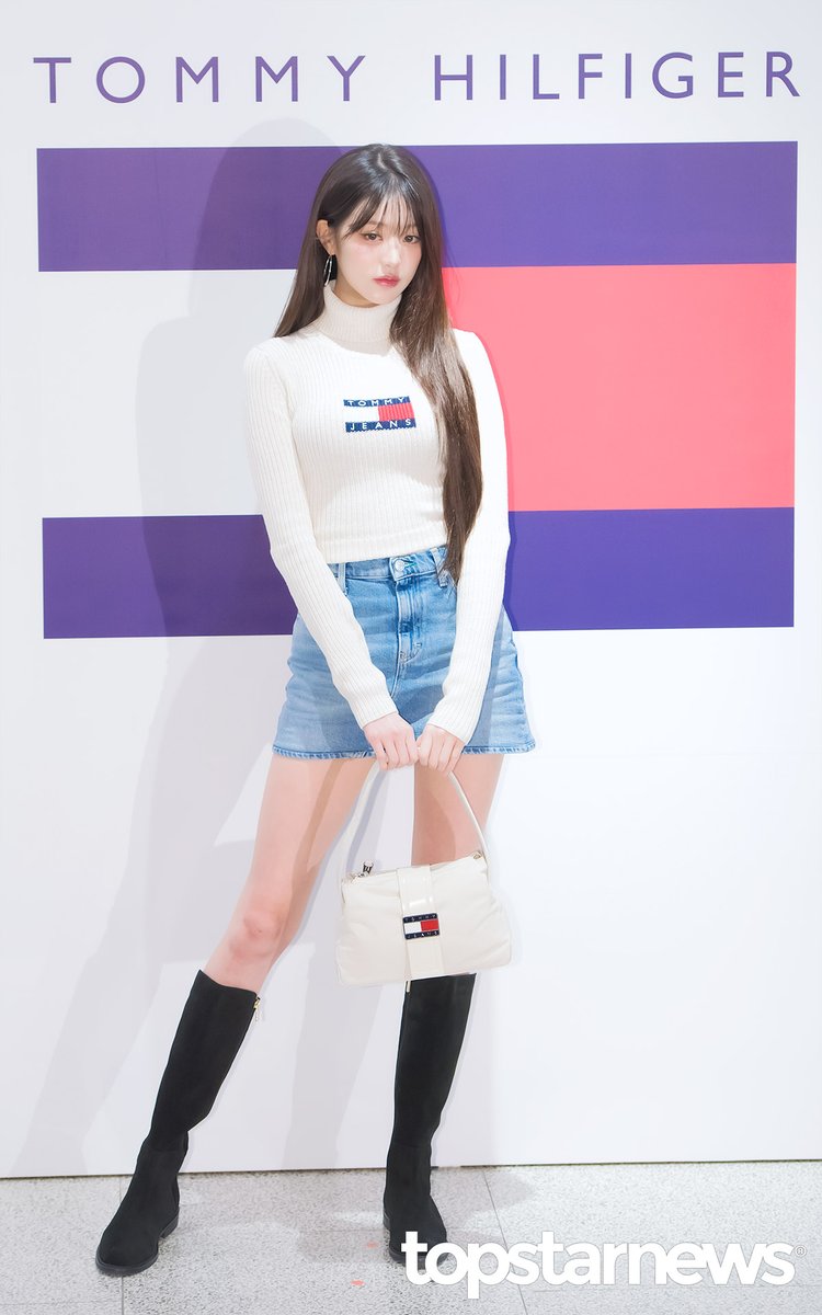TSN_PHOTO's tweet photo. 아이브 장원영, ‘美의 완성은 원영’ (타미 힐피거 포토월) [HD포토] #장원영 #아이브 #IVE #타미힐피거 #포토월 #프리뷰 https://t.co/OUClKsp9rm <- Original Photo https://t.co/Z3F5MRBN4b
