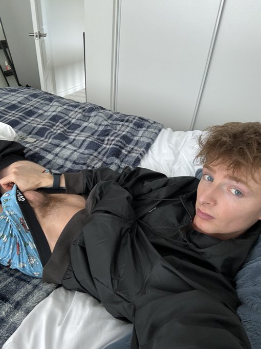 You coming to bed?

https://t.co/IkMlFLqG8S https://t.co/w66HAWTpgI