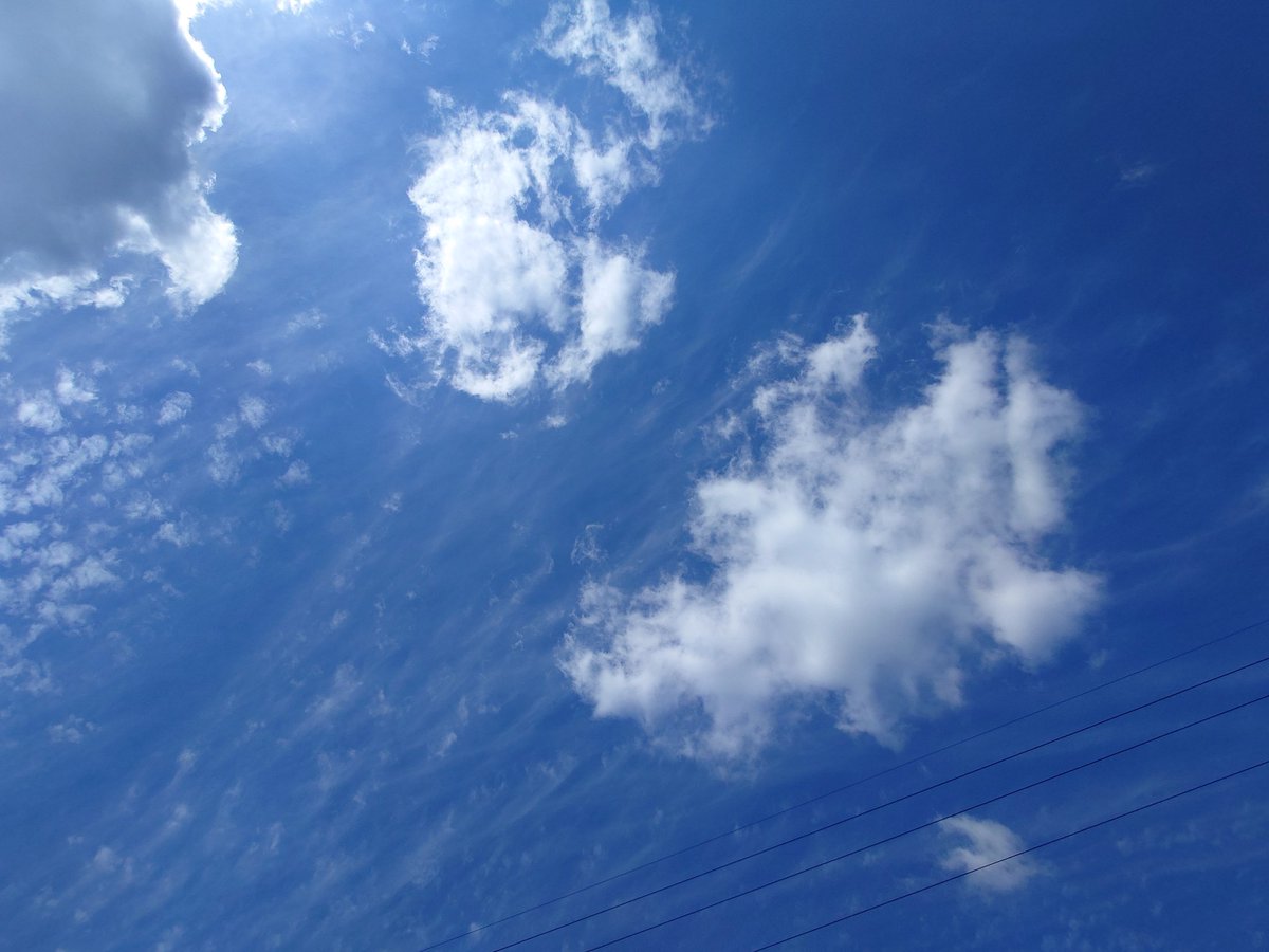 gogolakes's tweet image. 爽やかぁ〜でええ天気やなぁ〜♪☀キモチよき✨😊🍀
旧体育の日はやっぱ晴れPOWER強いな☀
ひなたぼっこして、ポケェ〜〜っとしたい気分🎶😌

………

う〜ん、さ、仕事行くか😅

#イマソラ
#HELLONEWDAY
#今日も生きてる
#今日もいい日になるでしょ