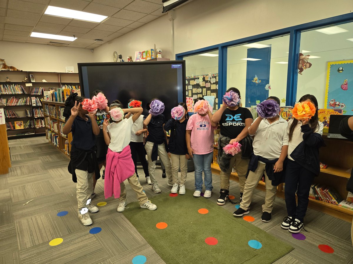 CortezMel's tweet photo. Leamos Juntos @ Anson Jones Elementary @DISDREO https://t.co/gpdNyezr5O