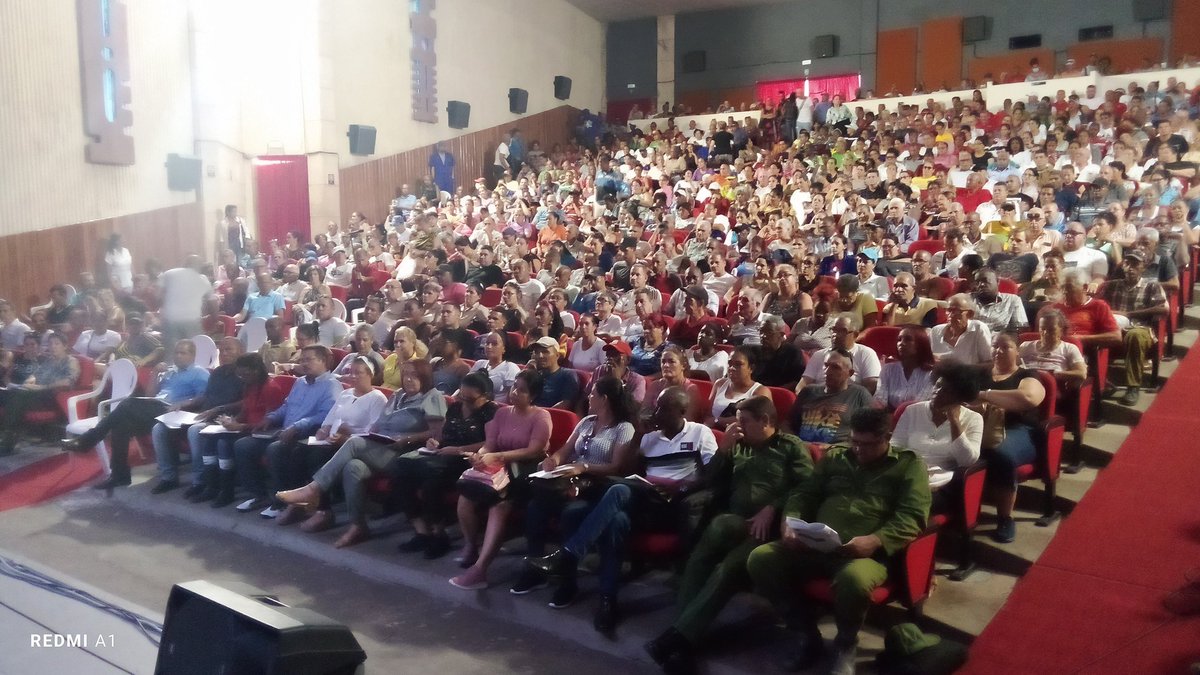 100Cubano3's tweet photo. #SentirPinero.... Amplia explicación de la situación real que tiene nuestro  territorio, con los temas de agua, electricidad y la producción de alimentos a los consejos de dirección y Secretarios Generales de los núcleos del Partido. #economíacontodo #IslaDeLaJuventud #Cuba 🇨🇺 https://t.co/fZdC4iAiST
