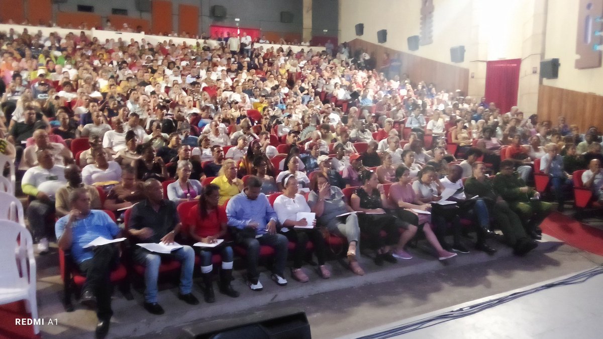 100Cubano3's tweet photo. #SentirPinero.... Amplia explicación de la situación real que tiene nuestro  territorio, con los temas de agua, electricidad y la producción de alimentos a los consejos de dirección y Secretarios Generales de los núcleos del Partido. #economíacontodo #IslaDeLaJuventud #Cuba 🇨🇺 https://t.co/fZdC4iAiST