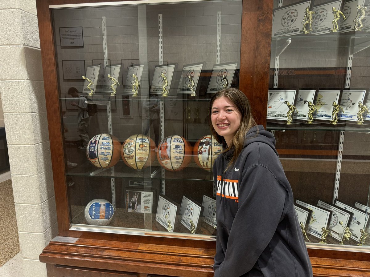 Congratulations to our very own <a href="/HopePip24/">𝗛𝗼𝗽𝗲 𝗗𝗿𝗮𝗸𝗲</a> who is now forever in Briar Woods Basketball history! 🧡💙<a href="/BWHSAthletics/">BWHS Athletics</a>