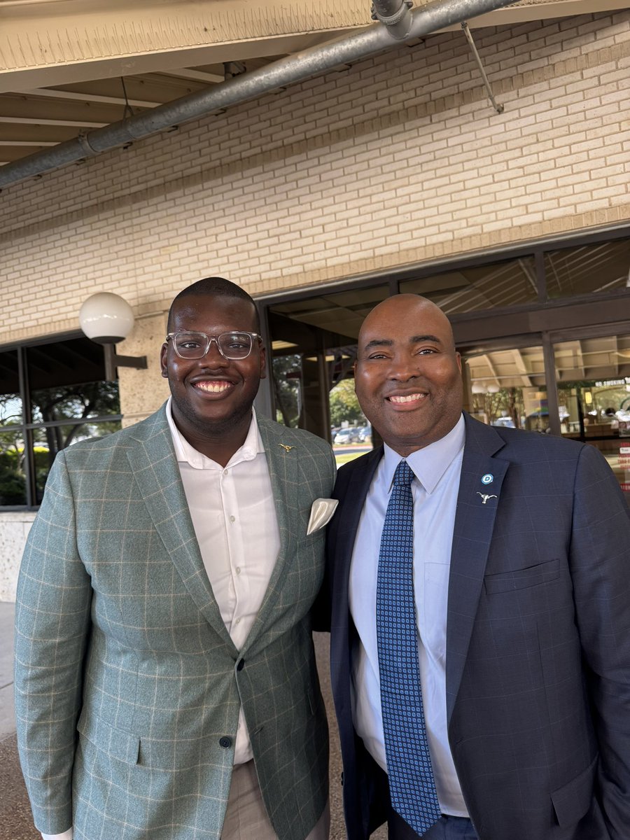 KendyllLocke's tweet photo. Honored to welcome #DNC Chair @harrisonjaime to my hometown of Fort Worth, TX! Thank you, Mr. Chair, for underscoring the importance of Tarrant County in this upcoming election! OAN: y’all know I couldn’t let him leave without a Molly (official FW pin)! #NotGoingBack https://t.co/999ErGfwPp
