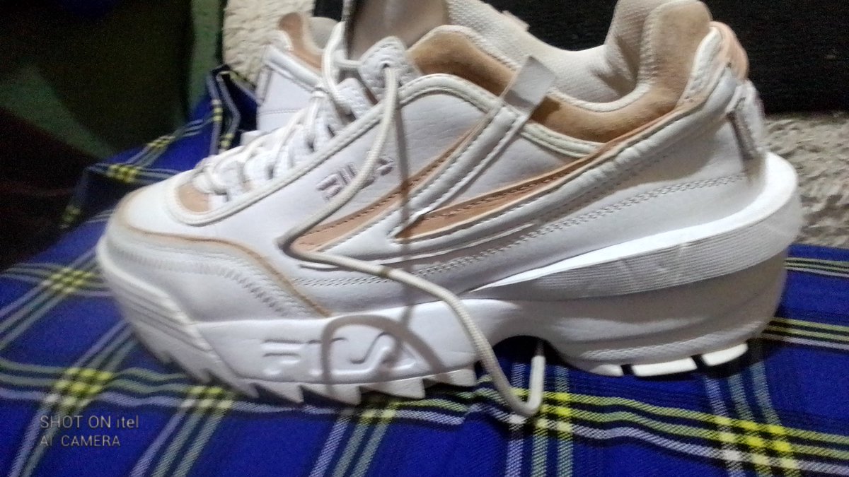 KimoH_Kyawa's tweet photo. FILA sneakers
Size 9 U.K
Shoe size = Shoe price 
Shoe size 9 U.K = 12,500 Kenya Shilling's https://t.co/yV2hTfcYCU