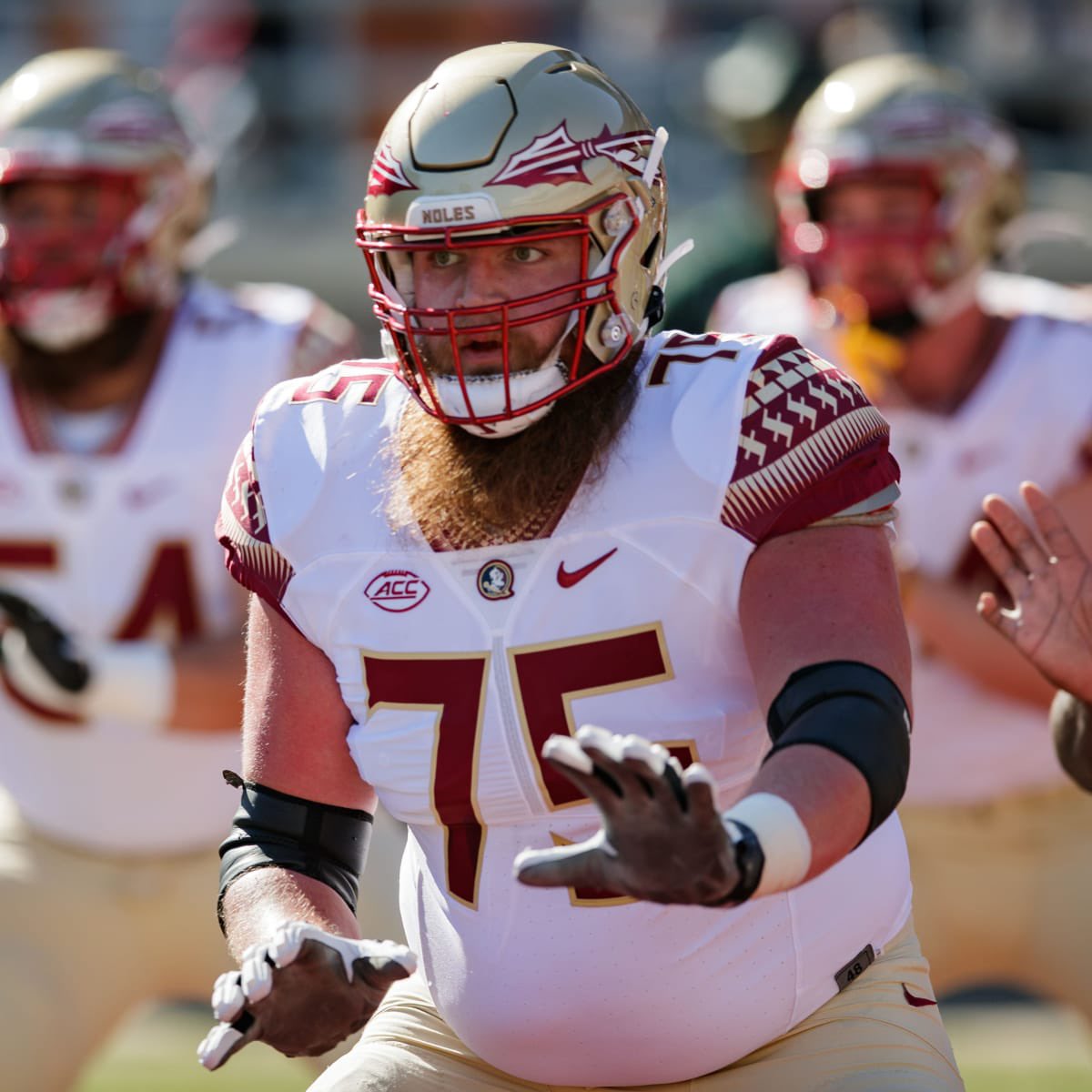TakhyianWhitset's tweet photo. Blessed to receive an offer from Florida State University!!
@CoachAAtkins @FSUFootball
@SWiltfong_ @CoachTBarr
@AHSBEARS_FB @CoachBroome_7 @SeanW_247Sports 
@CoachShanklin 
#NoleFamily #KeepCLIMBing https://t.co/4gw54MEmRq