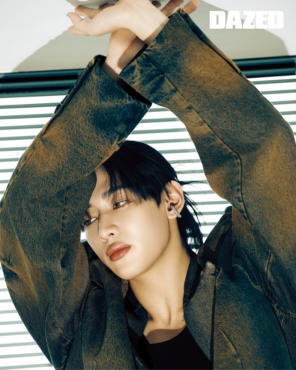 DazedKorea's tweet photo. ECCENTRIC #협찬 

거칠고 하이그로시한, 검디검은 준지 상하이 매장 오픈 현장을 찾은, 그곳에서의 뱀뱀.  

#JUUNJ #준지 #JUUNJ_SHANGHAI #뱀뱀 #BamBam 

Discover more in <DAZED> KOREA OCTOBER 2024 ISSUE. https://t.co/Yt7ksSMOZa