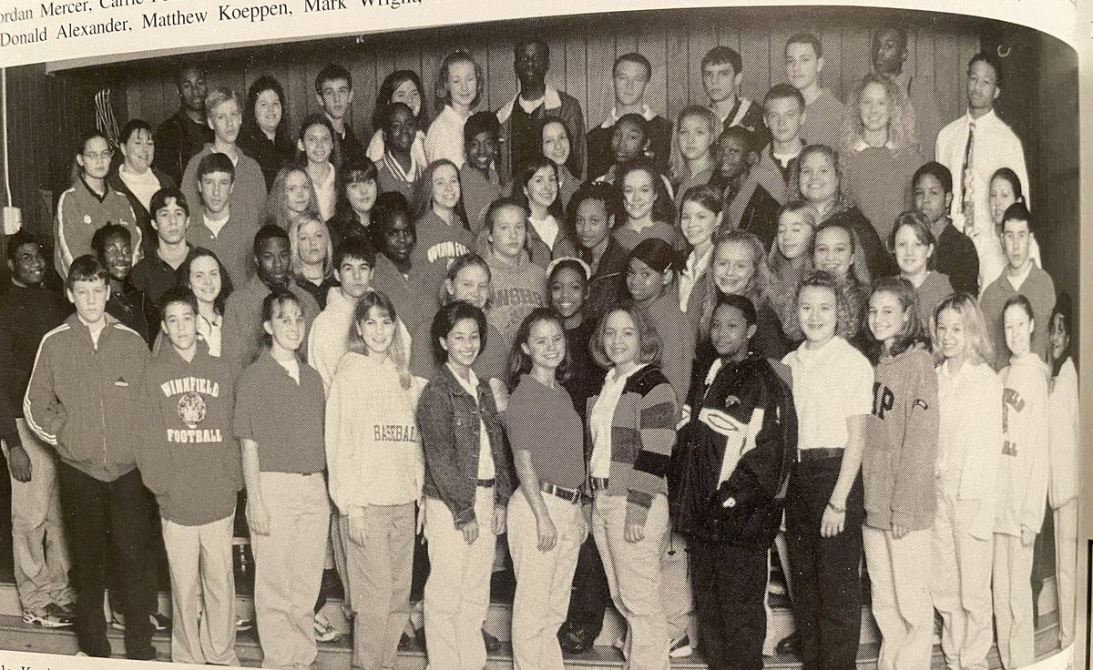 LaraeMyles's tweet image. Still reminiscing ❤️🐯🤍 #ClassOf2004