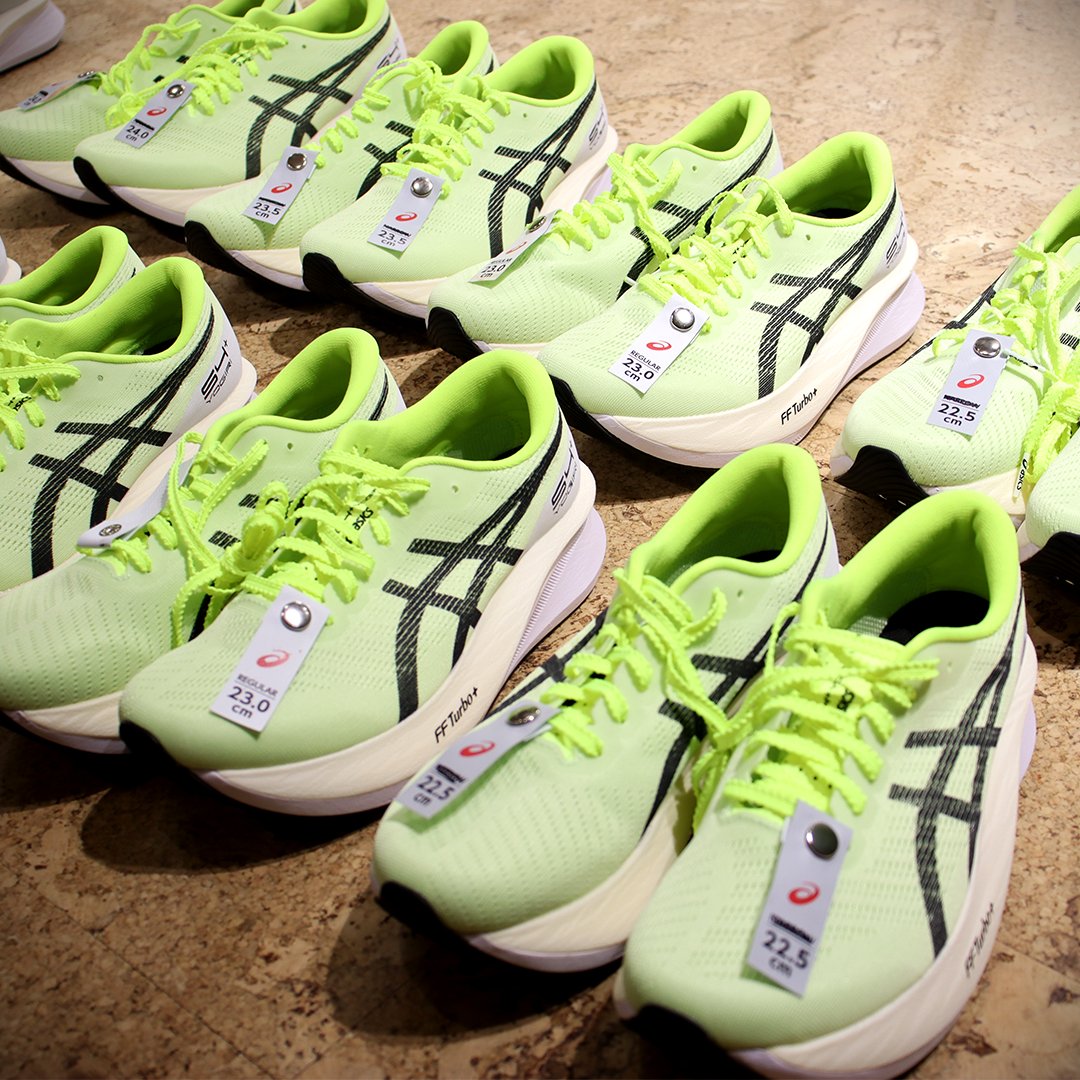 ASICSRunningJP's tweet photo. 【#Challenge4 Tokyo｜練習会】
Challenge 4にエントリーした方限定で
ランニングイベントを開催。

サブ4を目指すランナーが集い、
リリース直後の"S4+ YOGIRI"をいち早く体験！

《レンタルサービス》
ASICS RUN TOKYO MARUNOUCHIにて
試し履き実施中！

#S4