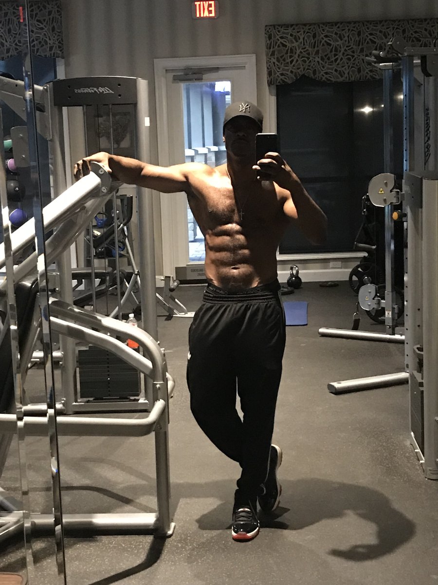 jordandarylking's tweet photo. You build the biggest building in the world, one brick at a time. 

#jordandarylking #fitness #gym #latenightsessions https://t.co/vEK0OM3hEo