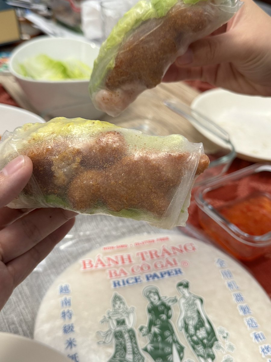 rukavespera's tweet photo. I love Vietnamese food 😏 https://t.co/2WaKQCWQ2g