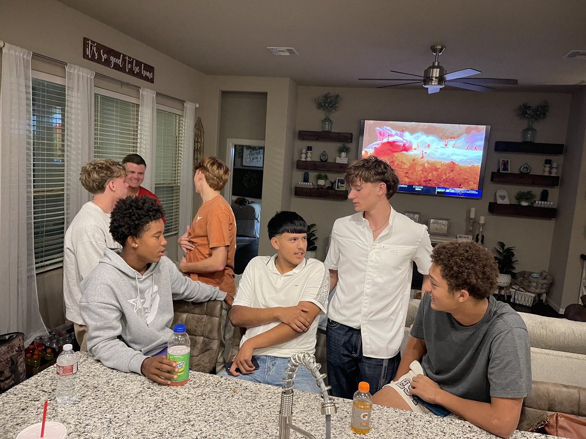 Joshua Thomas (@coach_thomas10) on Twitter photo Loved having our WR, QB, and TE group over for dinner!
Relationship building and creating bonds that will last a lifetime!
#CREEK #Family
<a href="/CedarCreekFB/">Cedar Creek Football</a> Loved having our WR, QB, and TE group over for dinner!
Relationship building and creating bonds that will last a lifetime!
#CREEK #Family
<a href="/CedarCreekFB/">Cedar Creek Football</a>