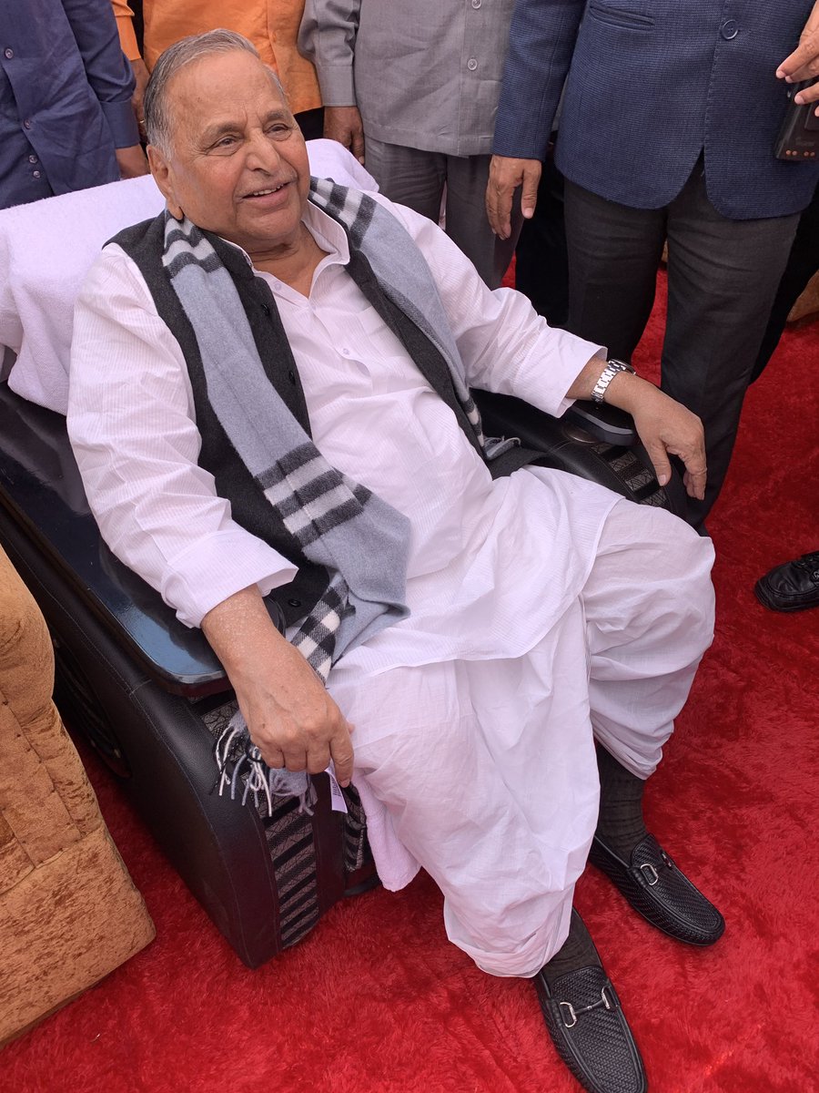 समाजवादी पार्टी के संस्थापक, पूर्व रक्षा मंत्री, उत्तर प्रदेश के पूर्व मुख्यमंत्री, ‘पद्म विभूषण’ श्री मुलायम सिंह यादव जी की पुण्यतिथि पर उन्हें विनम्र श्रद्धांजलि!🌹🌹🌹🌹💐💐💐💐🙏🙏🙏