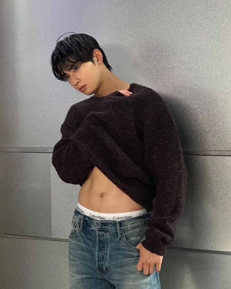 dailybestboys's tweet photo. Cha Eunwoo https://t.co/62BamaSsCc