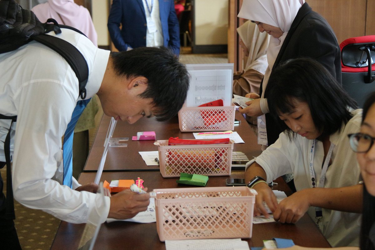 Here we go 💪

#AOCMP2024 #SEACOMP2024 #MedicalPhysics #HealthcareInnovation  #Penang #Malaysia #Research #NuclearMedicine💉 #SEACOMP2024 #RadiationProtection  #wembleystgiles #researchers #nuclearmedicine💉☢️  #MedicalImaging #radiation #radiationtherapy #InnovationInHealthcare