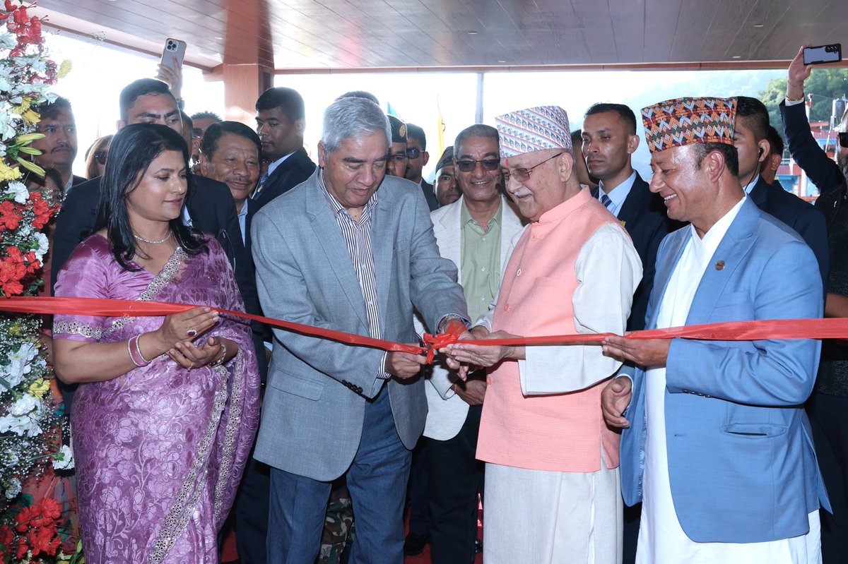 नेपाली कांग्रेसका सभापति  शेरबहादुर देउवा <a href="/SherBDeuba/">Sher Bahadur Deuba</a> र मैले नयाँ रिसोर्टको हिजो संयुक्त रुपमा उद्घाटन गऱ्यौं। 

बूढानीलकण्ठ–१, मुहानपोखरीमा नवनिर्मित चेन-होटल “होलिडे इन” रिसोर्टले मुलुकमा पर्यटन, रोजगारी र सेवा बढाउने छ भन्ने अपेक्षा रहेको छ।