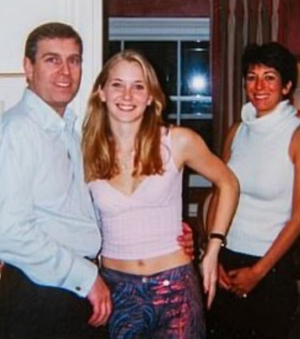 VigilantFox's tweet image. HUGE: Epstein Victim Virginia Giuffre Backs Donald Trump for President 

She says she knows the Epstein client list and is calling on @ElonMusk's help in revealing it.
    
This development comes after Elon Musk suggested that many of Kamala Harris's puppet masters happen to be…