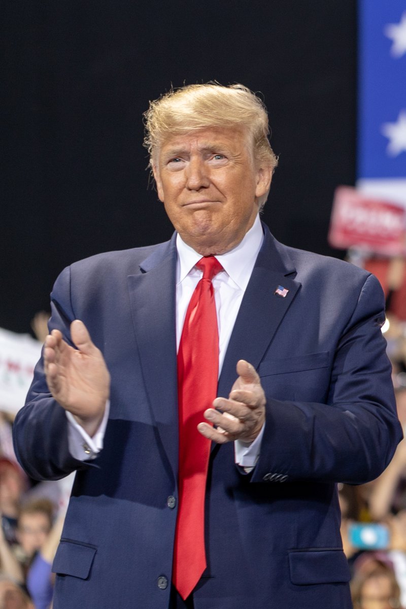 VigilantFox's tweet image. HUGE: Epstein Victim Virginia Giuffre Backs Donald Trump for President 

She says she knows the Epstein client list and is calling on @ElonMusk's help in revealing it.
    
This development comes after Elon Musk suggested that many of Kamala Harris's puppet masters happen to be…