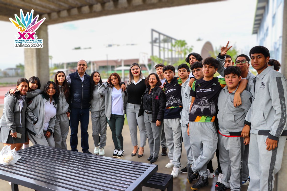cecytejal_'s tweet photo. 🏅 Preparativos rumbo al XX Encuentro Nacional Deportivo de los CECyTE’s, Jalisco 2024 🏅

Hoy nos reunimos con Iván Flores, Coordinador Nacional de los CECyTE’s, para ultimar detalles de este gran evento. ¡Listos para recibir a los jóvenes atletas el 11 de noviembre! https://t.co/6hI6YvMq5j