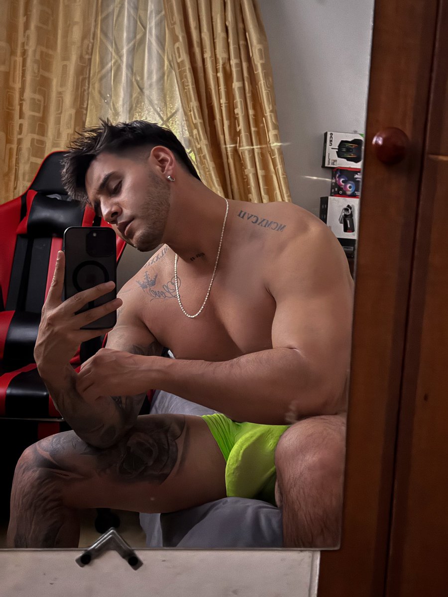 jeffer_sotelo's tweet photo. Ven te invito a dormir 😴💚 https://t.co/p1vV1Ao5dl