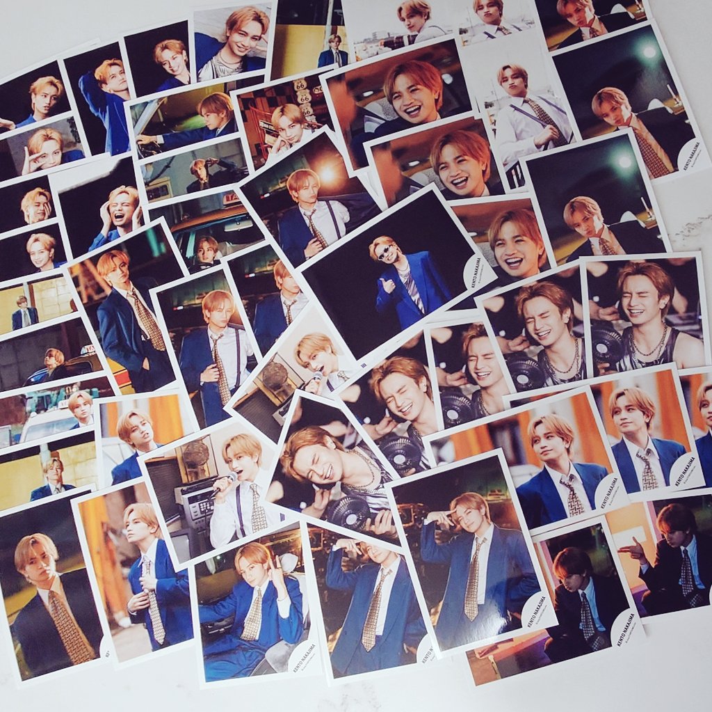 sz_icecream's tweet image. 届いたもの報告②
ヒトゴトオフショ

ミニサイズもいいけど、ケンティーお顔が良いから写真は大きければ大きいほど嬉しい民です
#中島健人のヒトゴト