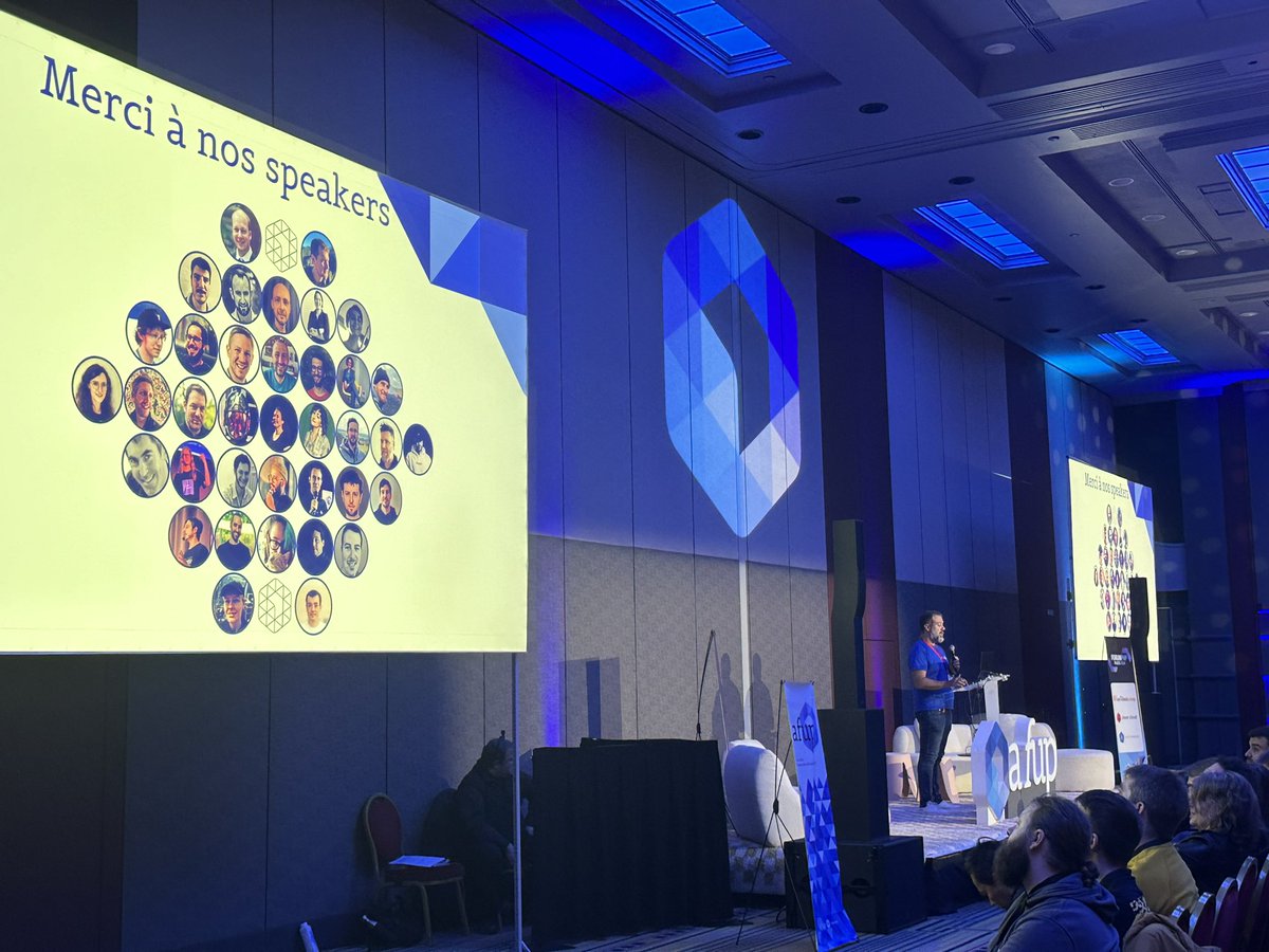 SmaineDev's tweet image. Let’s start the #ForumPHP 🐘
This event would not exists without the volunteers behind the @afup 
Kudos to them 👏🏽
Also, huge thanks to the speakers who also gave their free time to share their experience and knowledge 🔥