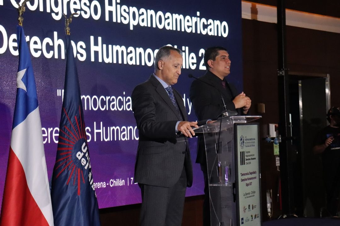 #Noticias_UBU | La Red Hispanoamericana de  Derechos Humanos Francisco de Vitoria se fortalece en el III Congreso  Mundial de DD.HH. y Democracia en el Siglo XXI en Chile.
Celebrado en Chile, la anfitriona <a href="/Udalba_Chile/">Universidad del Alba</a> acoge a 1.000 participantes.

►ubu.es/noticias/la-re…