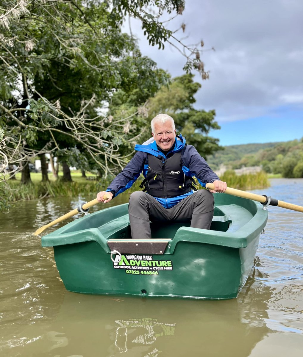 If you’ve ever fancied a relaxing rowing experience on the lake at Margam Country Park, your wishes have been answered!
In addition to the existing water activities provided by Margam Park Adventure, visitors can now hire a rowing boat and take to the lake 🚣