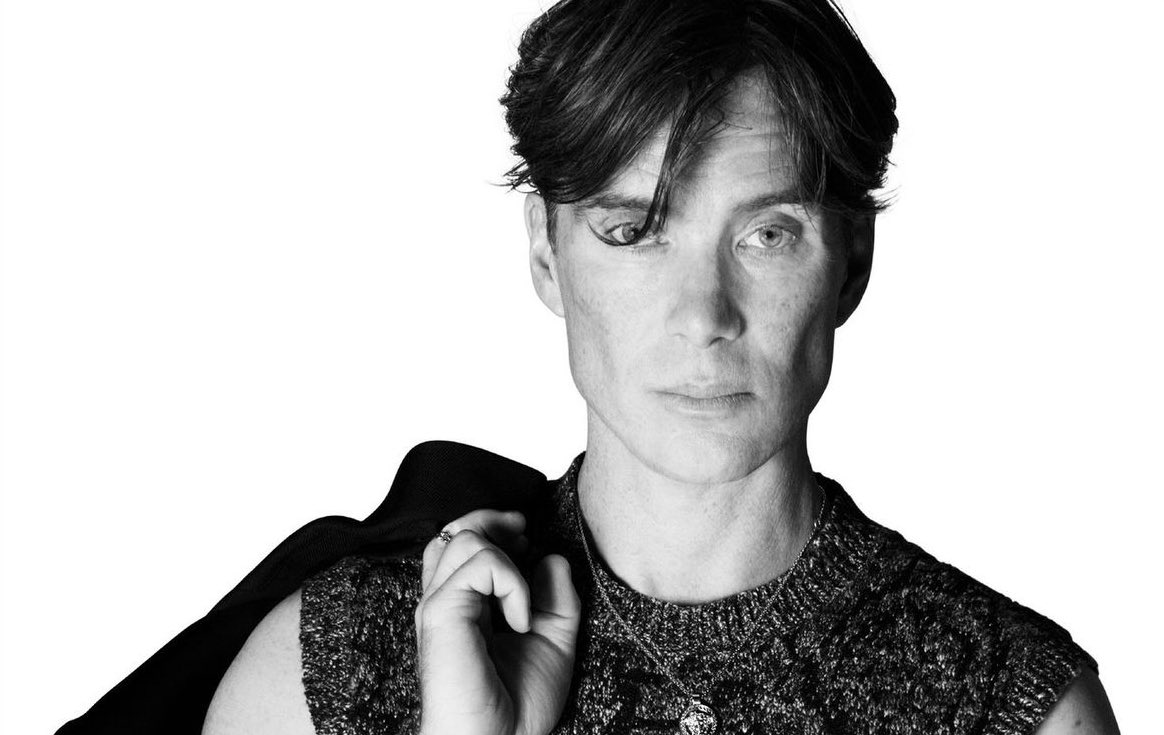 cilliansbbygrl's tweet photo. CILLIAN x VERSACE 🖤✨✨ https://t.co/5A7njemBiQ