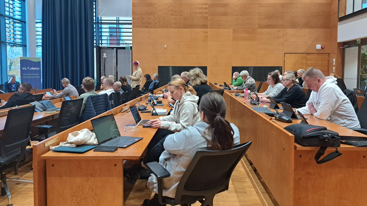 Valmistelun tahti kiihtyy ja keskustelu jatkuu vilkkaana. #Ylöjärvi #kaupunginvaltuusto kokoontui viimeiseen #talousarvio-seminaariinsa ennen hallituksen ja valtuuston päätöskäsittelyä. Kaupunginvaltuusto päättää Ylöjärven vuoden 2025 talousarviosta 11.11.