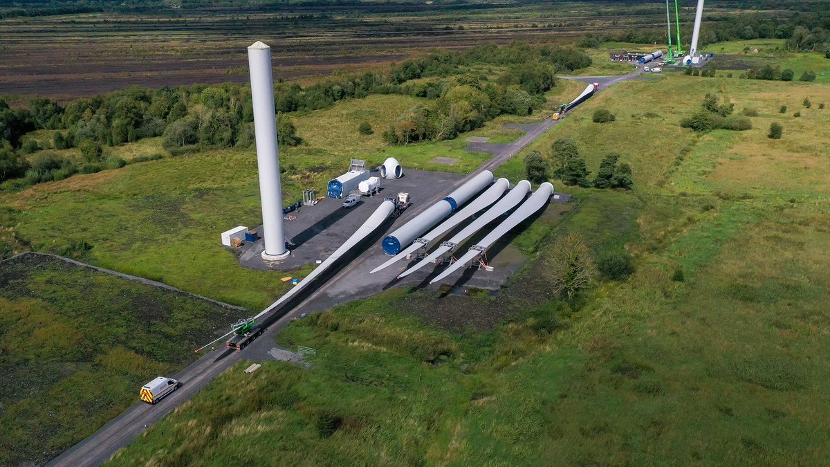 CollettLtd's tweet photo. An exciting update from Cushaling wind farm this week, as we successfully completed the delivery of all 90 wind turbine components including the longest on-shore blades in the UK and Ireland for @Vestas ๐
#InnovationInTransport #WindTurbineLogistics #HeavyHaulage #BladeAdapter https://t.co/d0wk1RKkpi