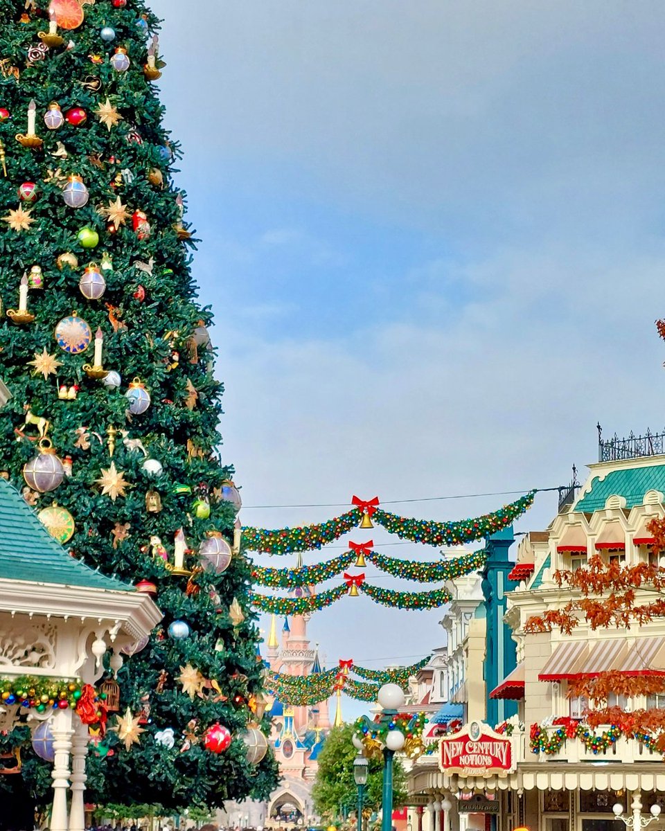 Disneyland Paris EN tweet media