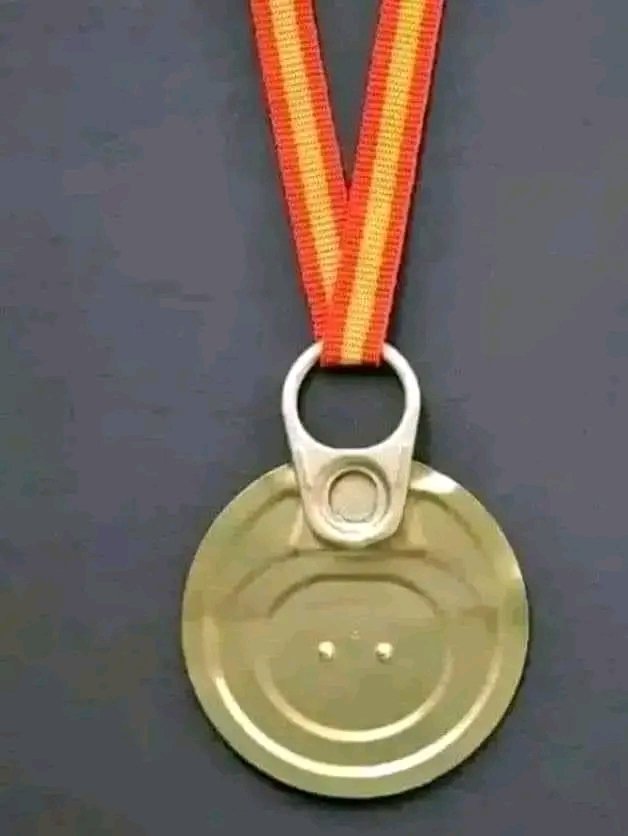cantonawrld's tweet photo. @TrollFootball The only medal Arsenal will get this season https://t.co/umARSFP2em