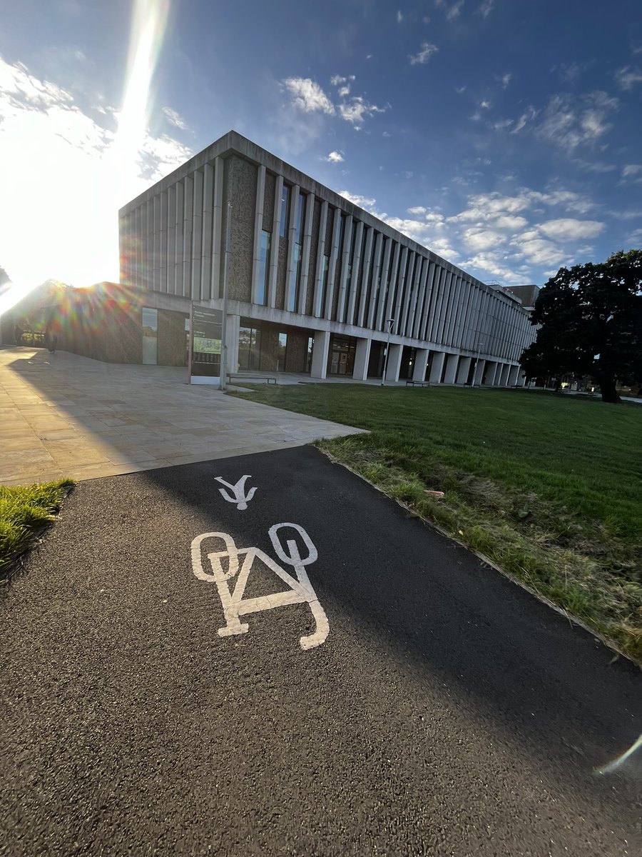 Chilly but stunning morning at <a href="/LancasterUni/">Lancaster University</a> Health Innovation Campus. Excited for another day at the Clinical Leadership Programme 🩵