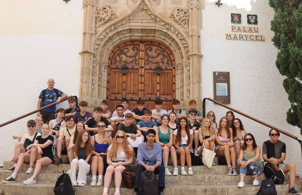 RawCreativity's tweet image. We are having a fabulous time in Spain with @RGeography - here’s a few from our day studying beaches, coastal defences and tourism in Sitges 🇪🇸