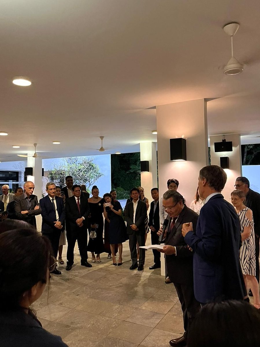 FranceCambodge's tweet photo. 🇫🇷🤝🇰🇭 Ahead of the #ScientificDays of the @agenceANRS in Siem Reap, the French Embassy held an event for the key stakeholders in #health research in Cambodia 🇰🇭 in presence of Nobel prize Pr. Barré-Sinoussi & Pr. Yazdanpanah, Director of @agenceANRS
#HIV #infectiousdiseases https://t.co/U8jgETpPAV